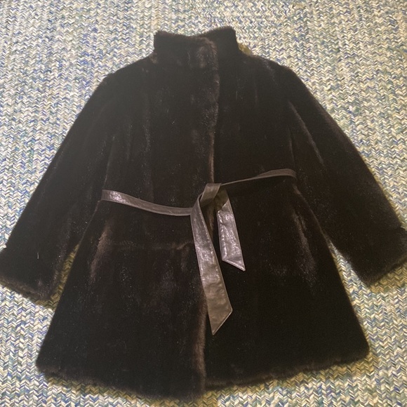 EUC Vintage Faux Fur Coat - Picture 11 of 12